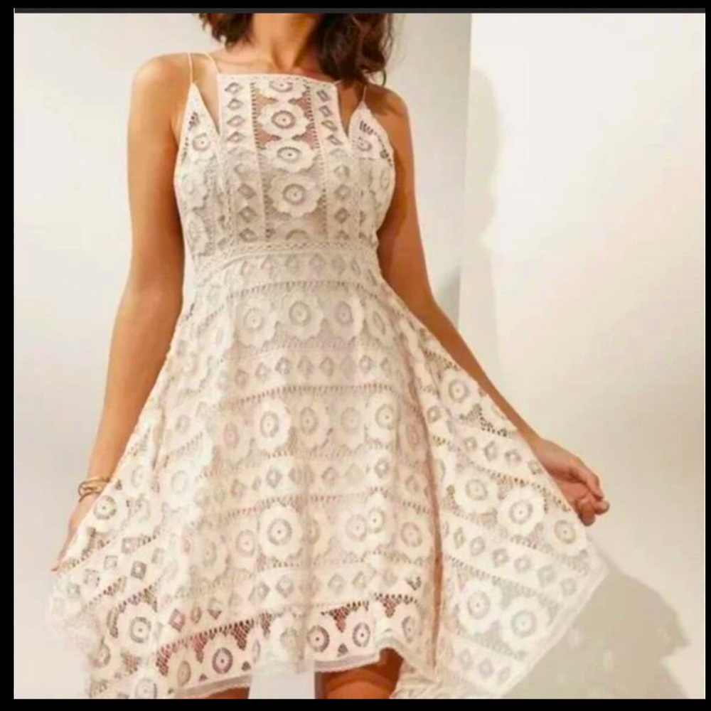 NWOT FREE People Just Like Honey Beige Lace Dress Size 6 BOHO NEED-NOW NEUTRAL